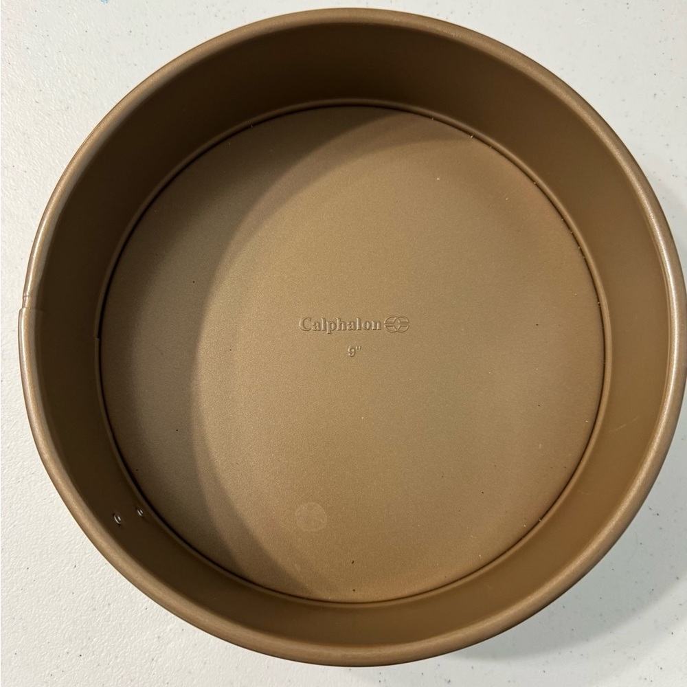 Calphalon Tan Round Baking Pan